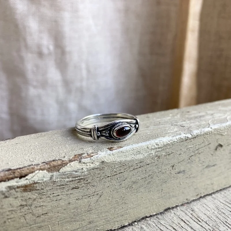 vintage sterling silver and garnet ring 2.jpeg