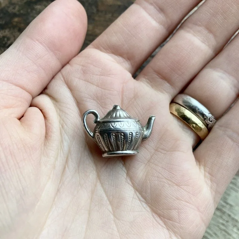 vintage sterling silver teapot pendant  3.jpeg
