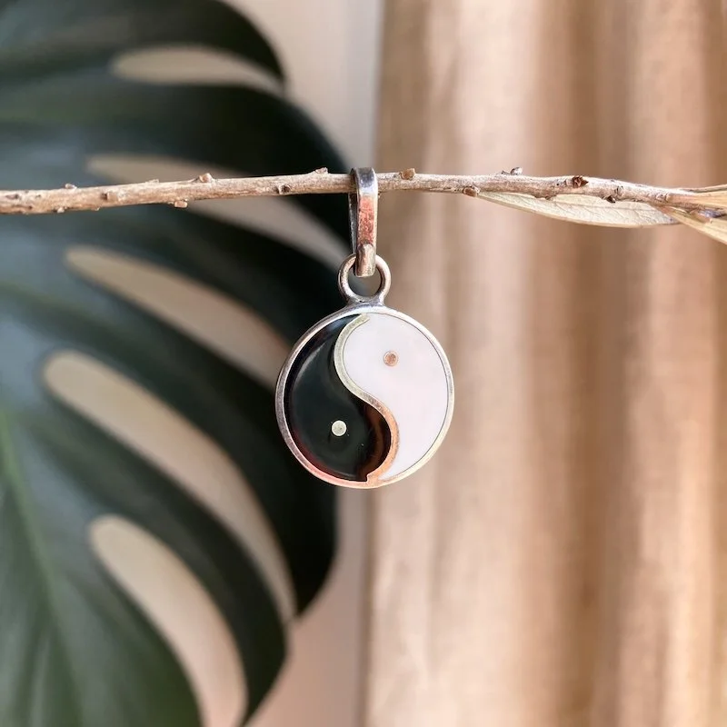 vintage sterling silver yin yang pendant 1.jpeg