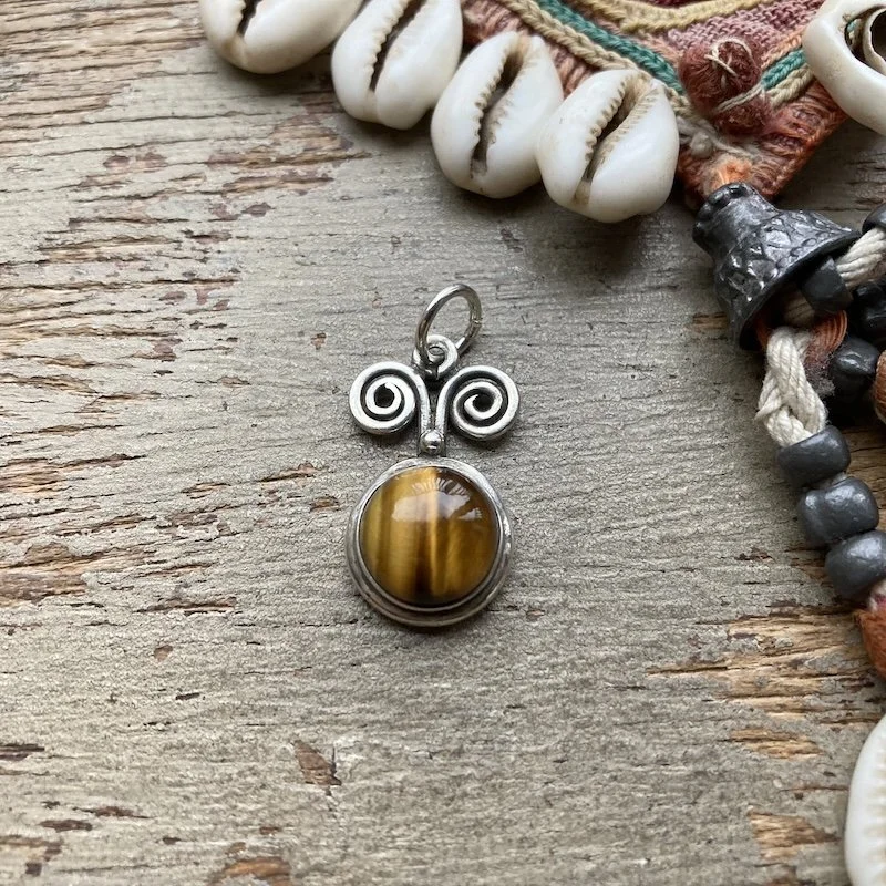 sterling silver and tiger's eye pendant.jpeg