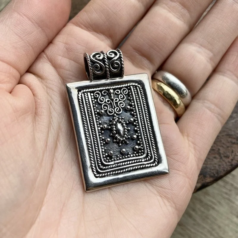 Beautiful Balinese Ornate Solid Silver Pendant