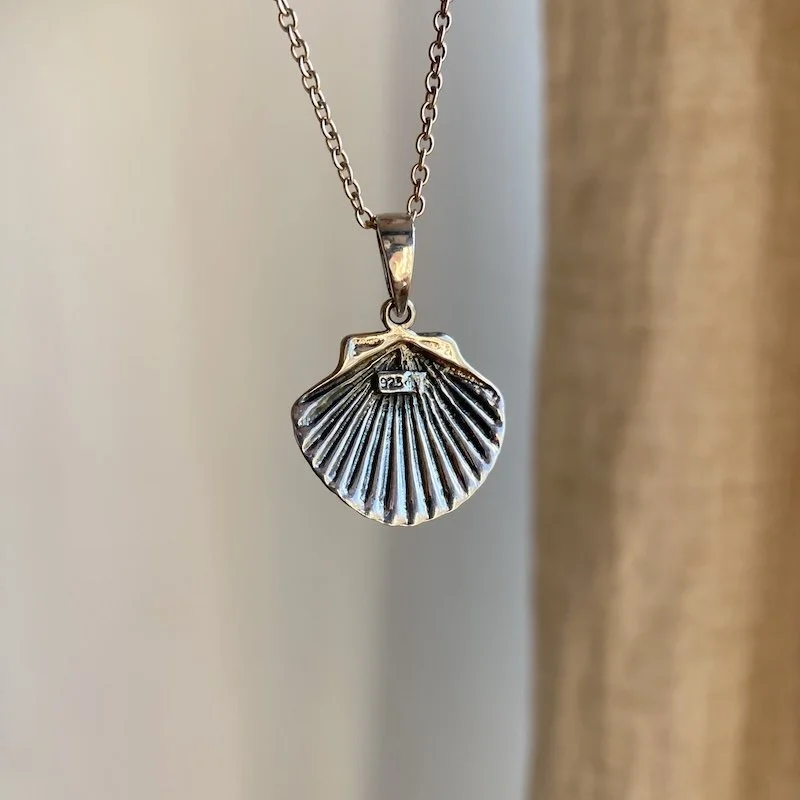 Pretty Sterling Silver Scallop Shell Necklace