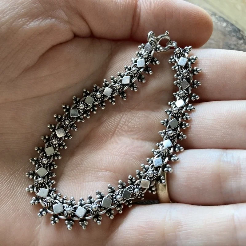 Indian ornate sterling silver bracelet 5.jpeg