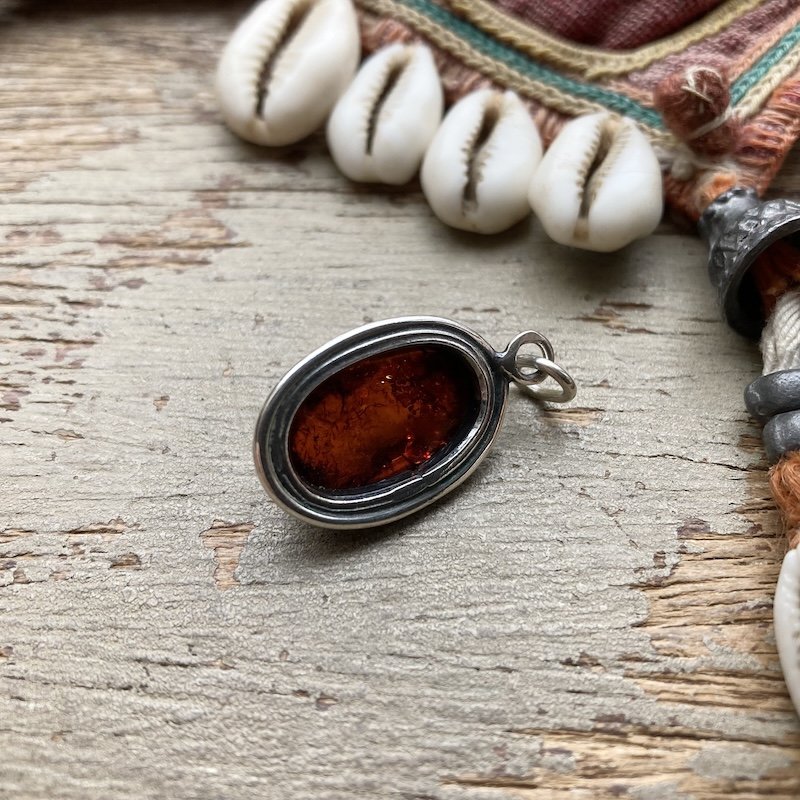 vintage sterling silver amber pendant 2.jpeg