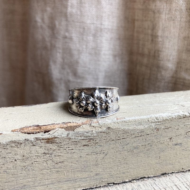 Pretty Vintage Ornate Sterling Silver Floral Ring