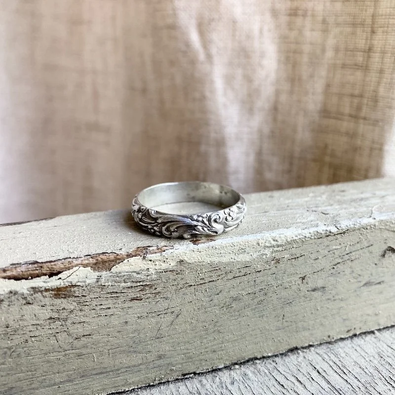 vintage sterling silver floral band ring 1.jpeg