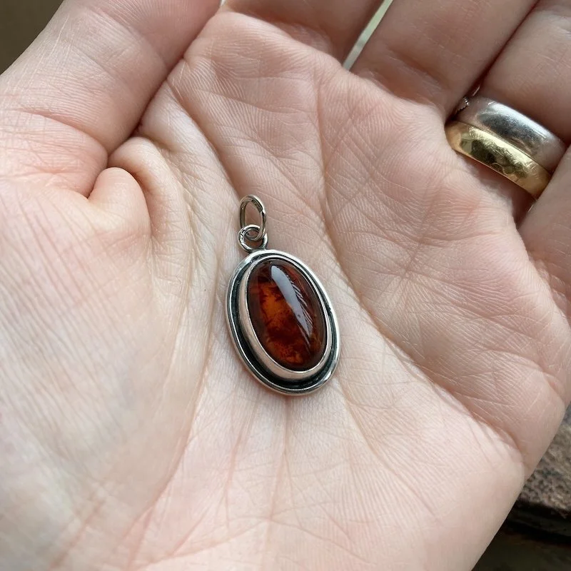 vintage sterling silver amber pendant 3.jpeg