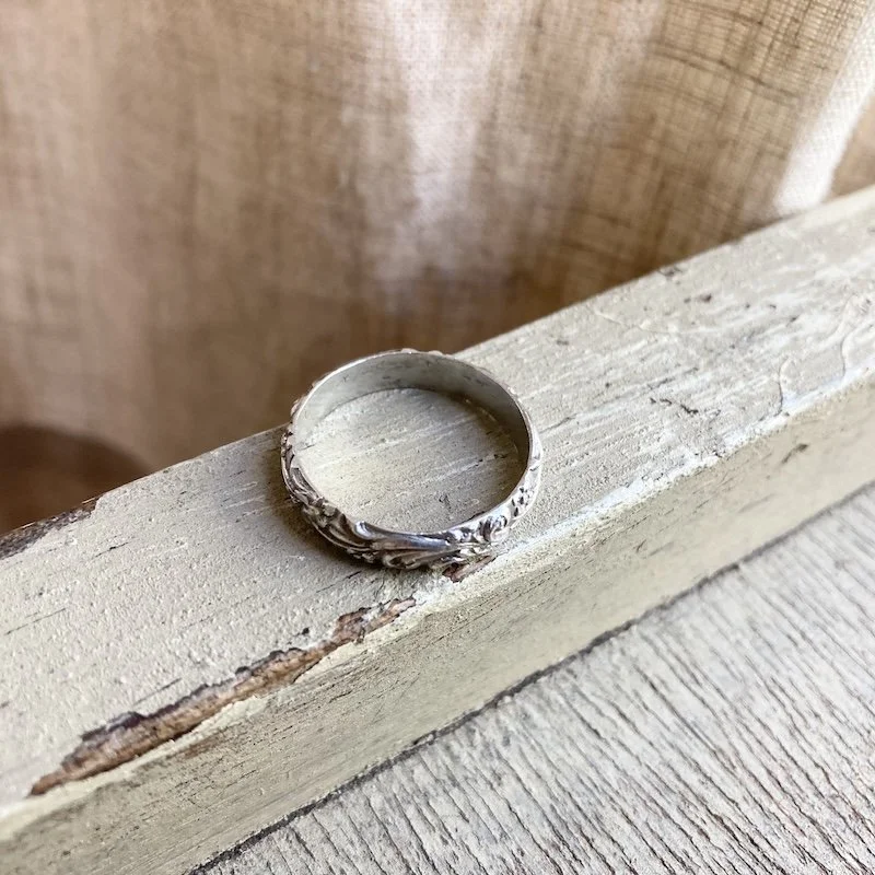 vintage sterling silver floral band ring 2.jpeg