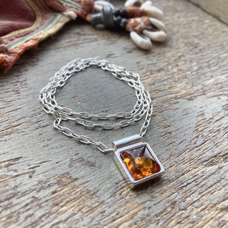 Fab Vintage Simple Sterling Silver Amber Necklace