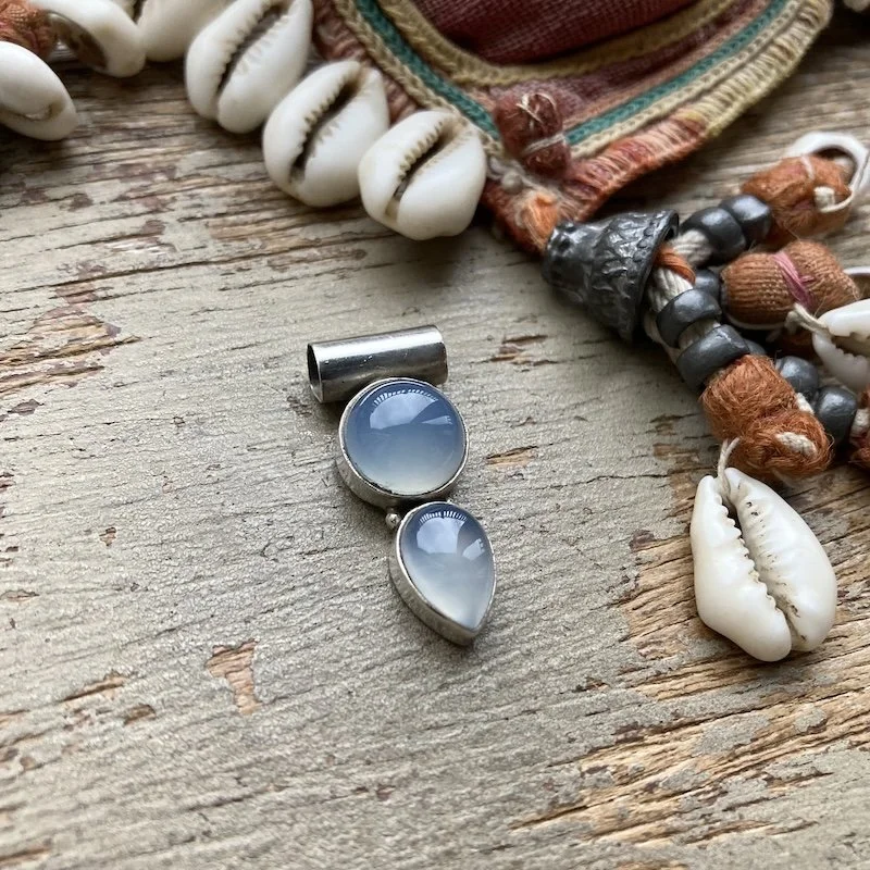 sterling silver chalcedony pendant 2.jpeg