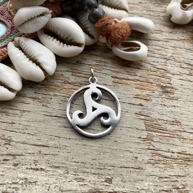 vintage sterling silver triskelion pendant 2.jpeg