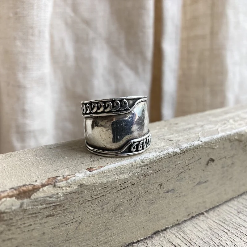 ornate Balinese chunky sterling silver ring 1.jpeg