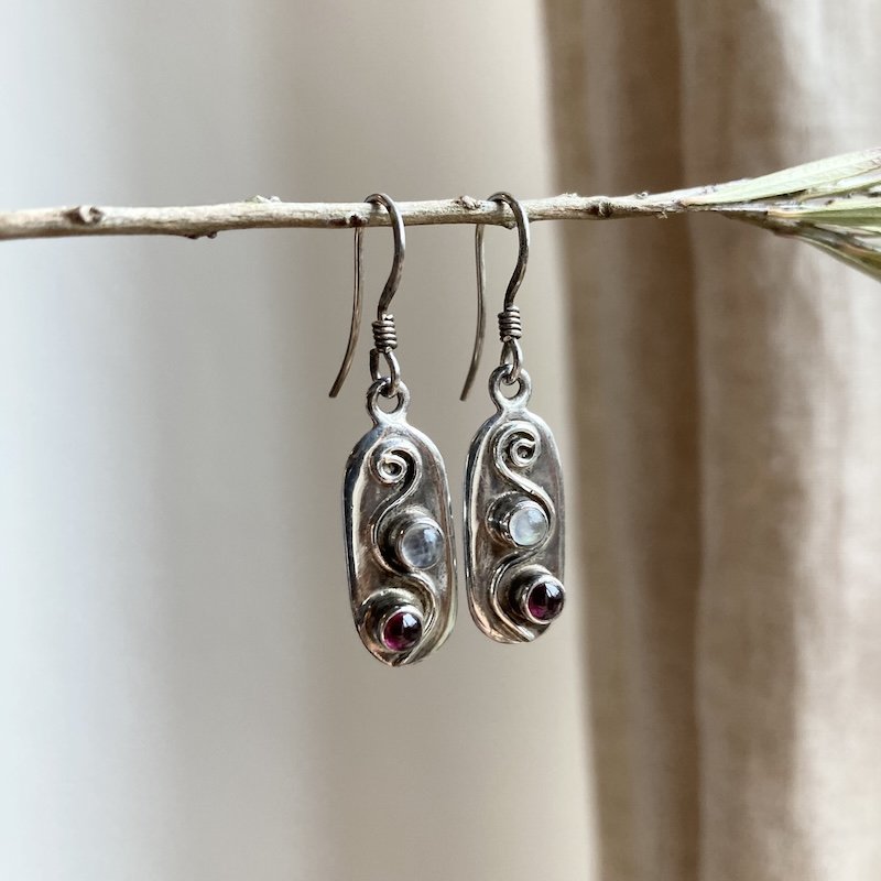 Cute Vintage Sterling Silver Moonstone and Garnet Earrings