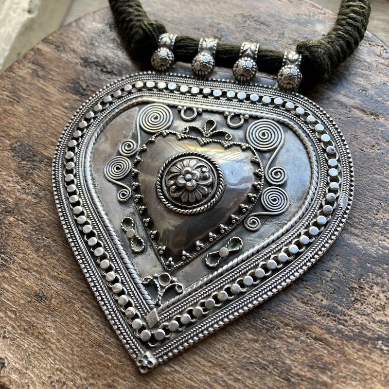Stunning Vintage Indian Ornate Sterling Silver Necklace