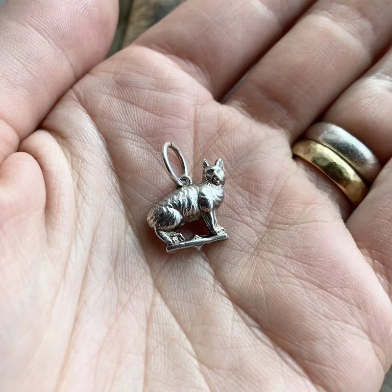vintage sterling silver cat pendant 3.jpeg