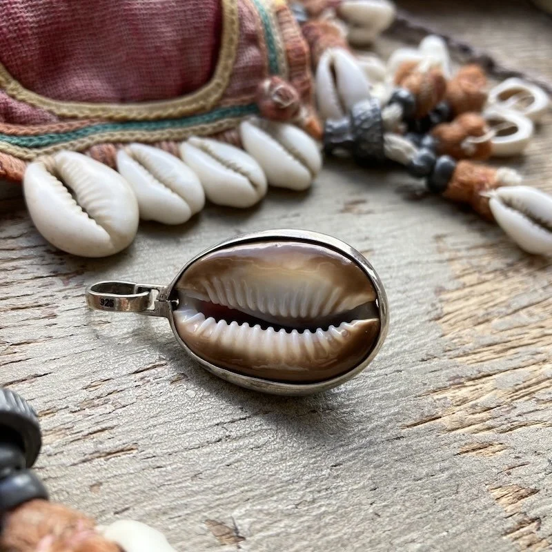 sterling silver cowrie shell pendant 1.jpeg