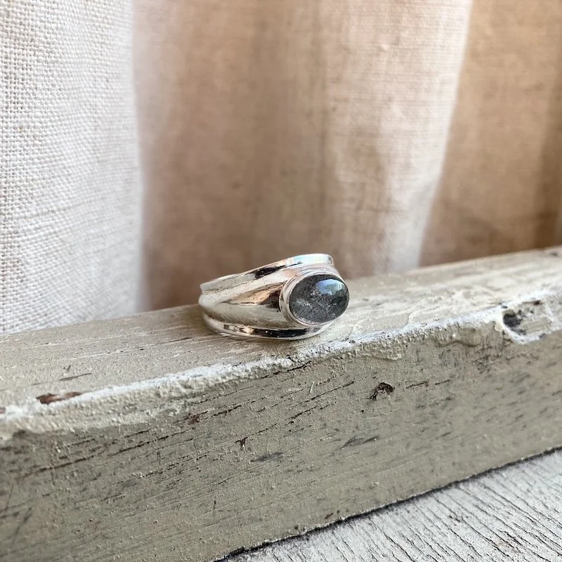 simple sterling silver labradorite ring 2.jpeg