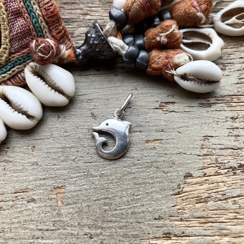 vintage sterling silver dolphin pendant 1.jpeg