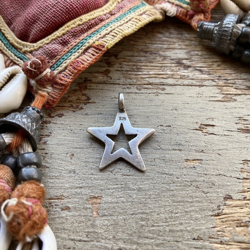 vintage simple sterling silver star pendant 2.jpeg
