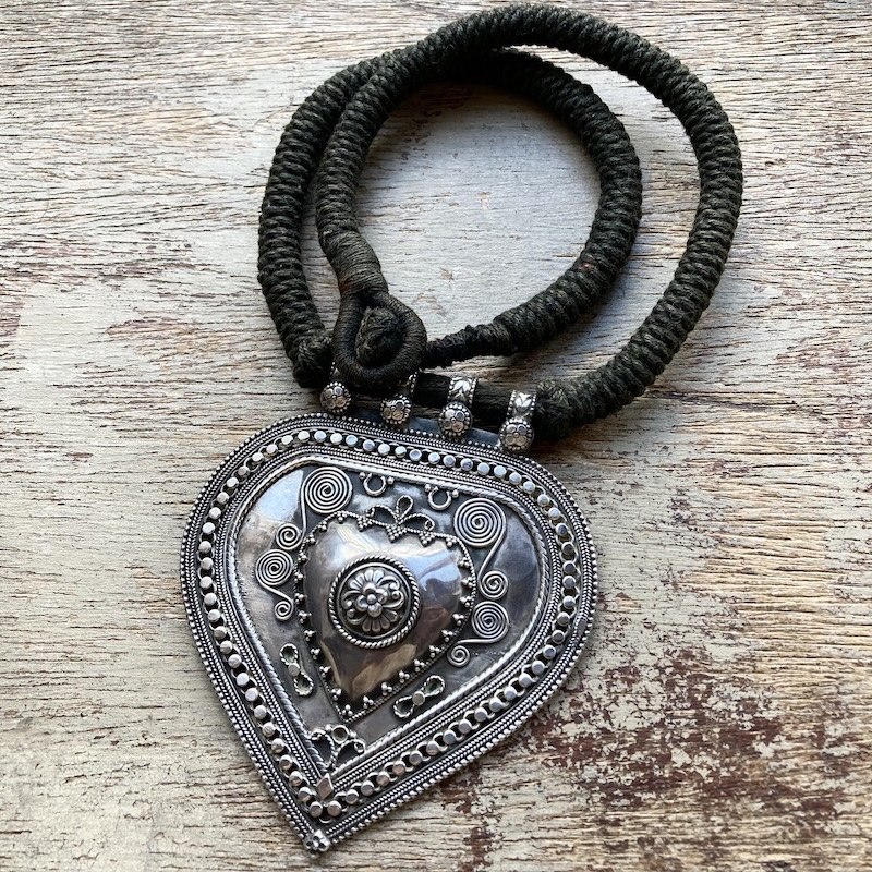 Stunning Vintage Indian Ornate Sterling Silver Necklace