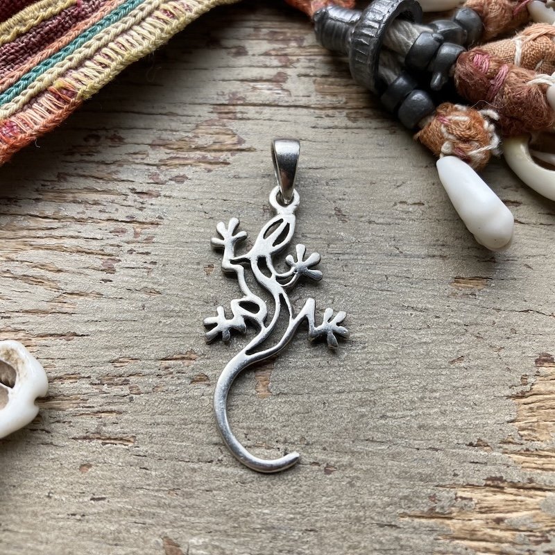 sterling silver lizard pendant 1.jpeg