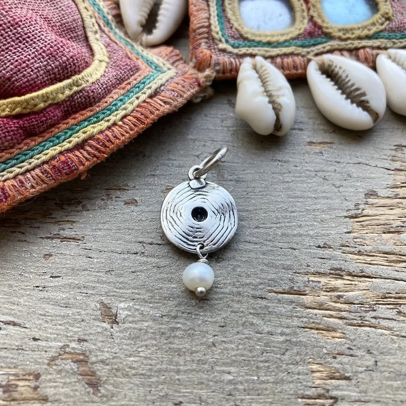 cute sterling silver flower and pearl pendant 2.jpeg