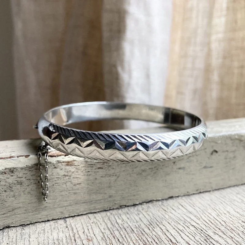 vintage sterling silver diamond-cut bangle 4.jpeg