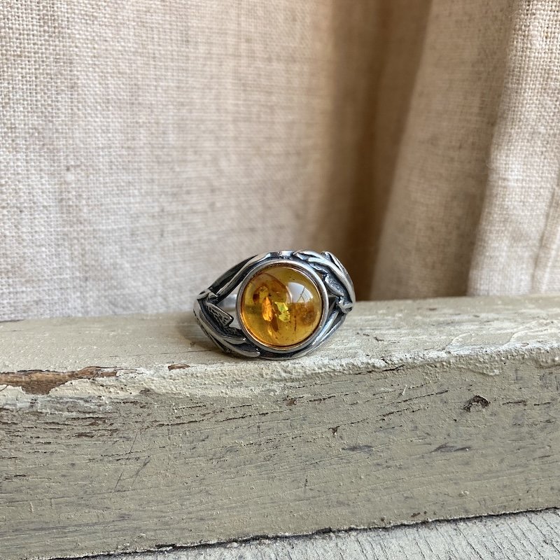 Lovely Sterling Silver Leaf Design Amber Ring