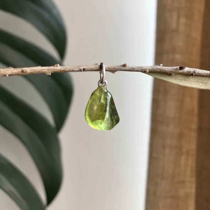 sterling silver and peridot crystal pendant 4.jpeg
