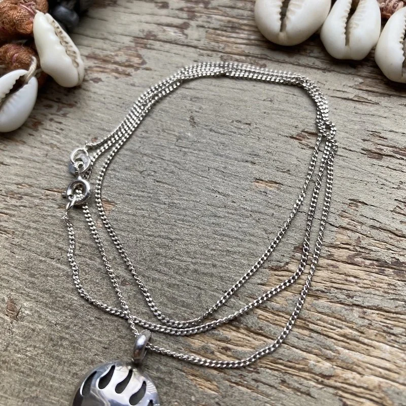Vintage Southwestern Sterling Silver Bear Paw Necklace