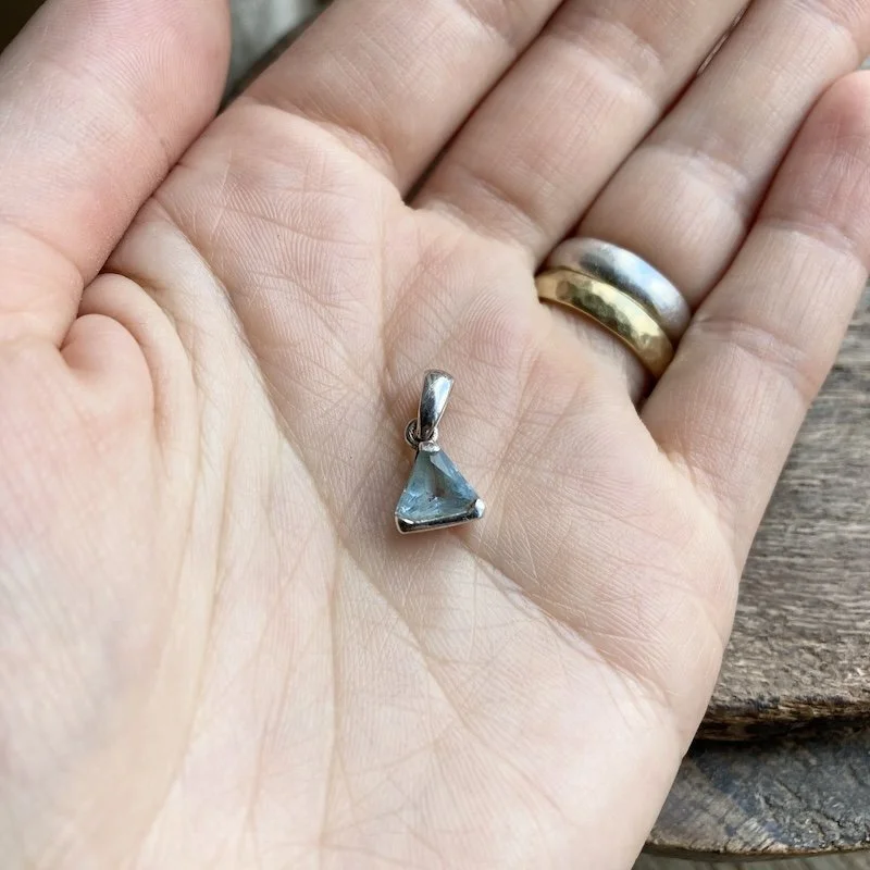 sterling silver topaz pendant 4.jpeg