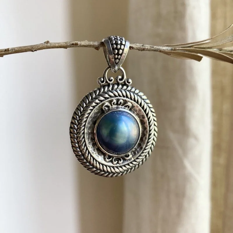 sterling silver peacock pearl pendant 4.jpeg