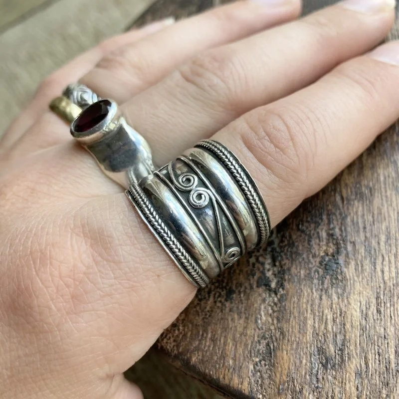 funky wide band Balinese ring 4.jpeg