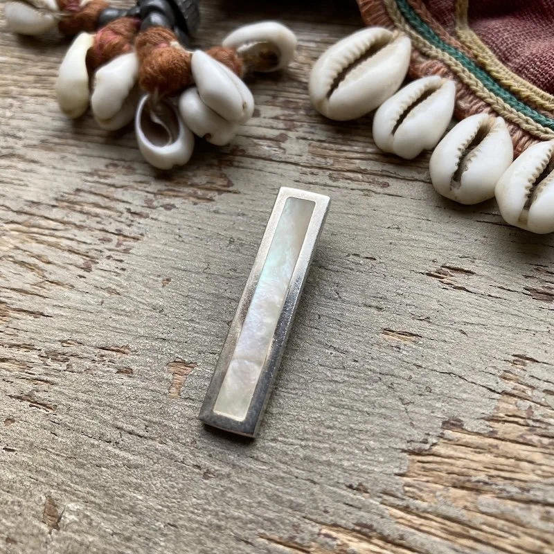 sterling silver simple mother of pearl pendant  2.jpeg