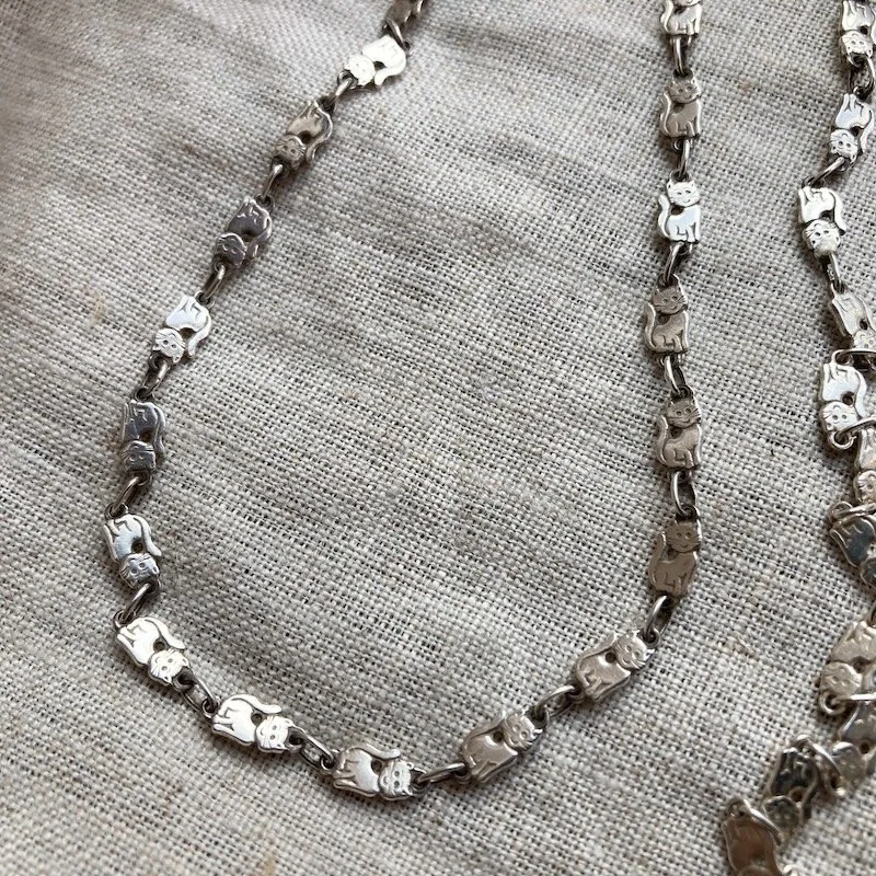Adorable Vintage Sterling Silver Cat Chain Necklace