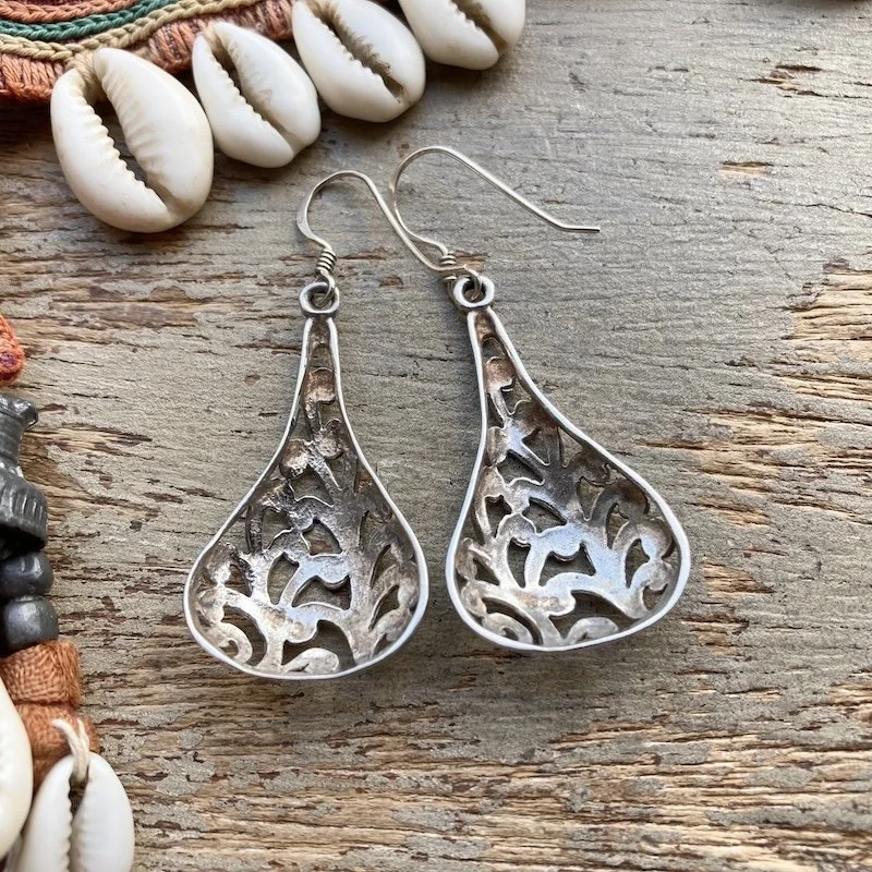 vintage sterling silver openwork droplet earrings 2.jpeg