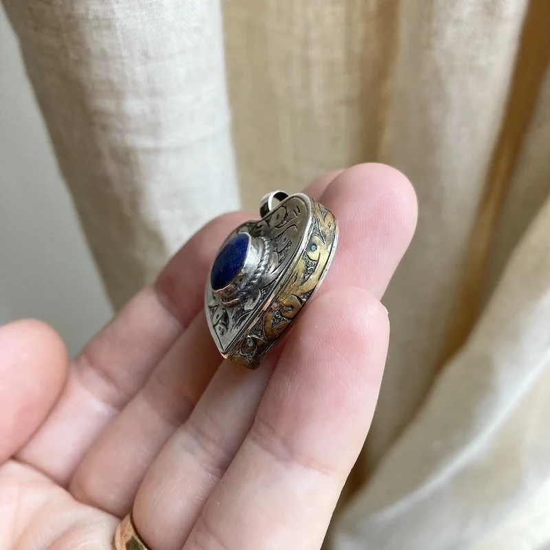 ornate sterling silver and lapis lazuli heart pendant 3.jpeg