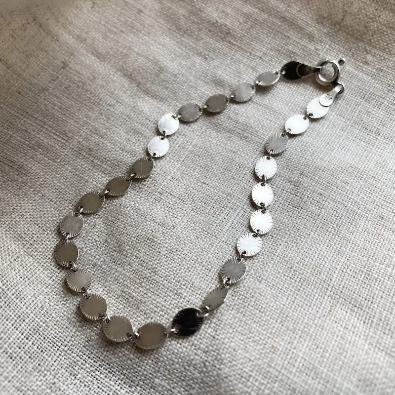 Pretty Vintage Sterling Silver Engraved Disc Bracelet