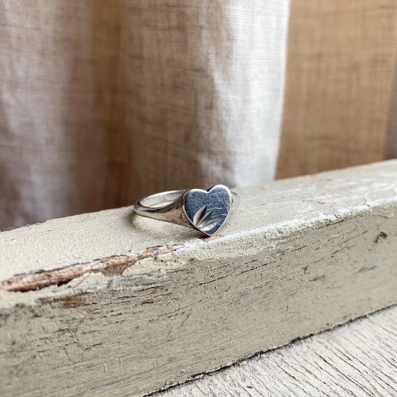 vintage sterling silver heart ring 2.jpeg