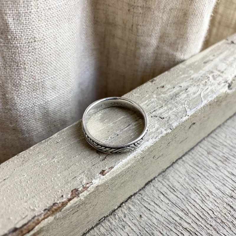 vintage sterling silver funky patterned band ring 2.jpeg