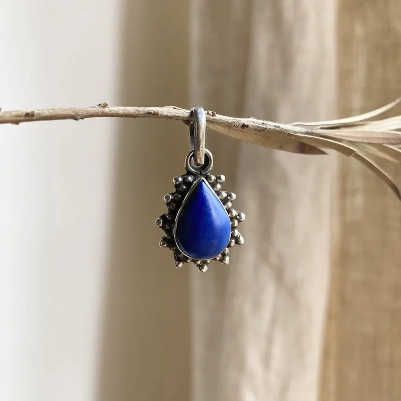ornate sterling silver and lapis lazuli pendant 4.jpeg
