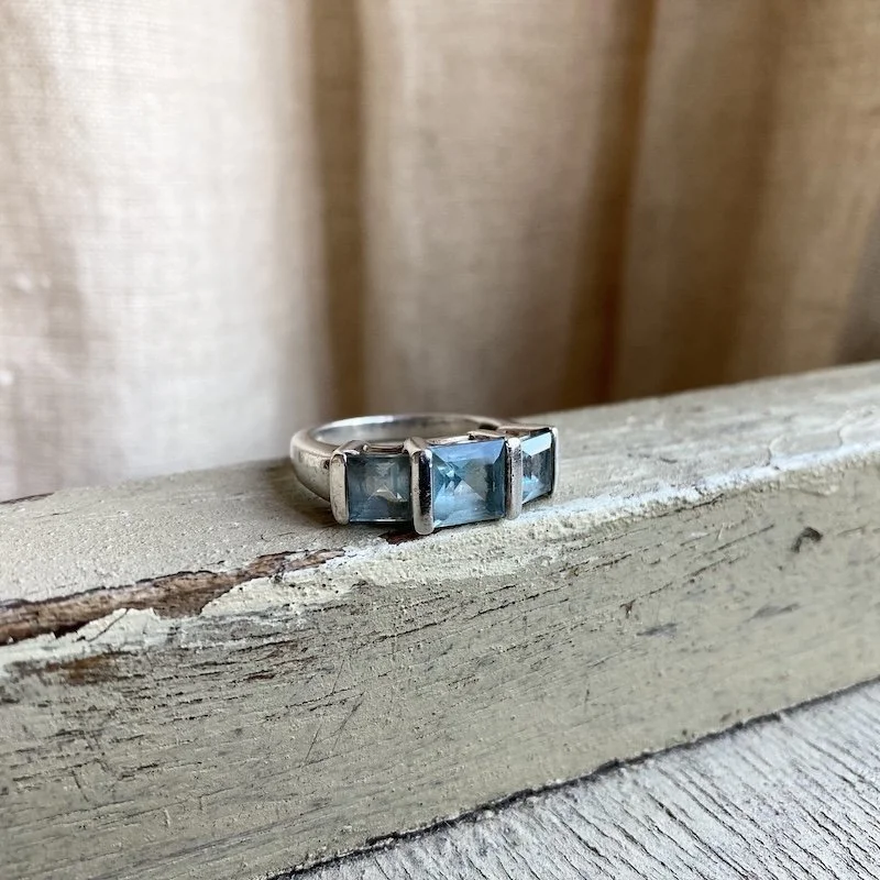 vintage sterling silver blue topaz ring 3.jpeg