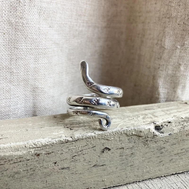 Wonderful Vintage Solid Silver Snake Ring