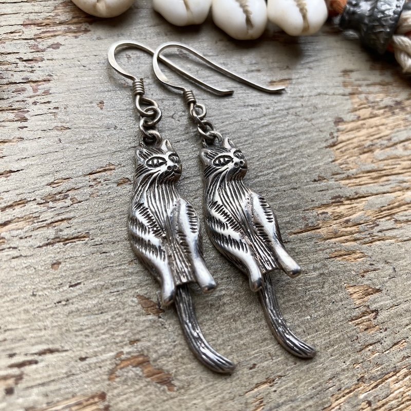 vintage sterling silver cat earrings 2.jpeg