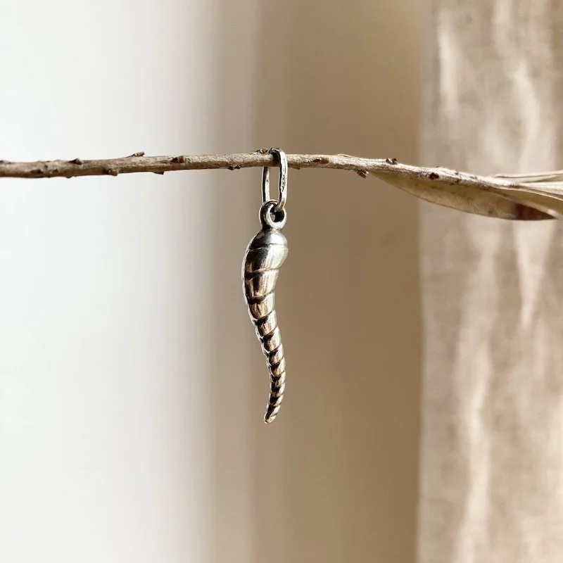 vintage sterling silver horn of plenty pendant 4.jpeg