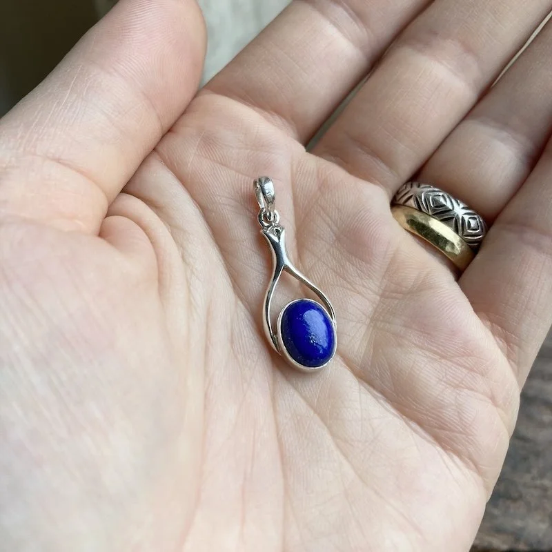 simple sterling silver lapis lazuli pendant 3.jpeg