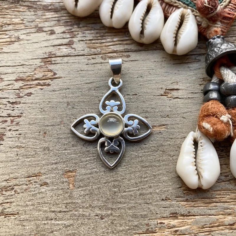 sterling silver moonstone flower pendant 1.jpeg