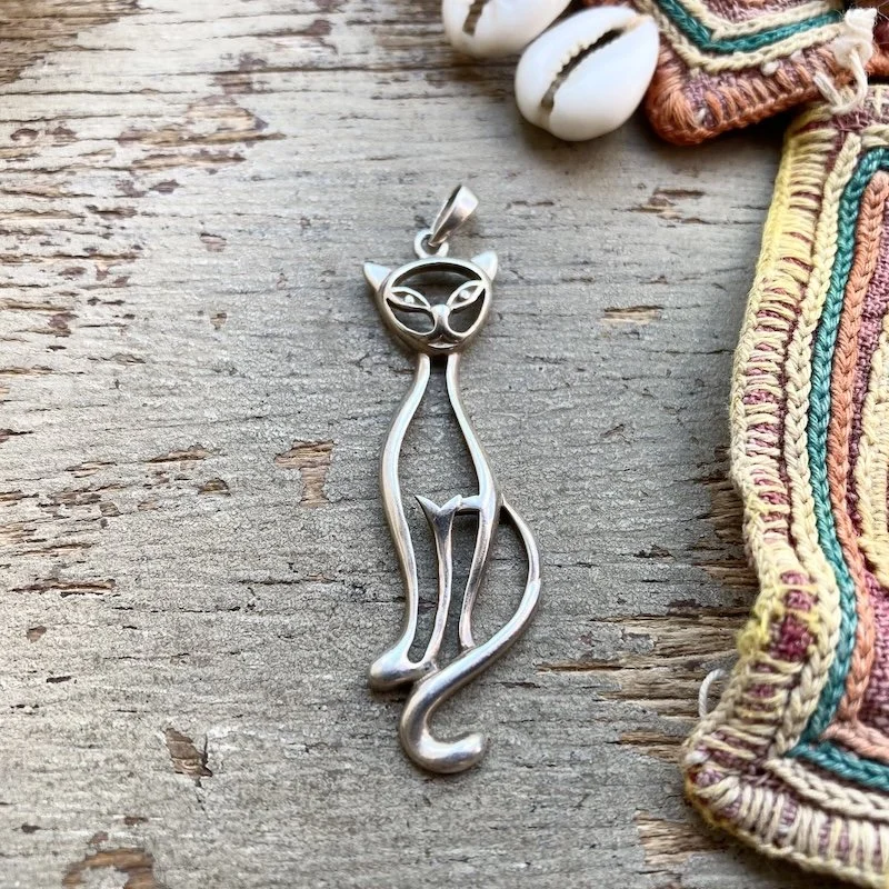vintage sterling silver cat pendant 2.jpeg
