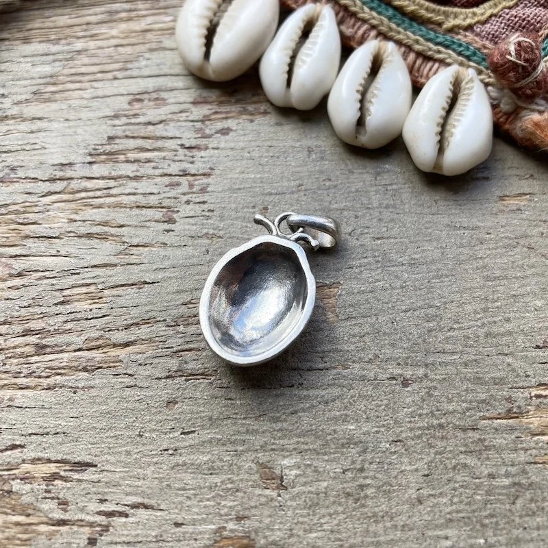 sterling silver ladybird pendant 2.jpeg