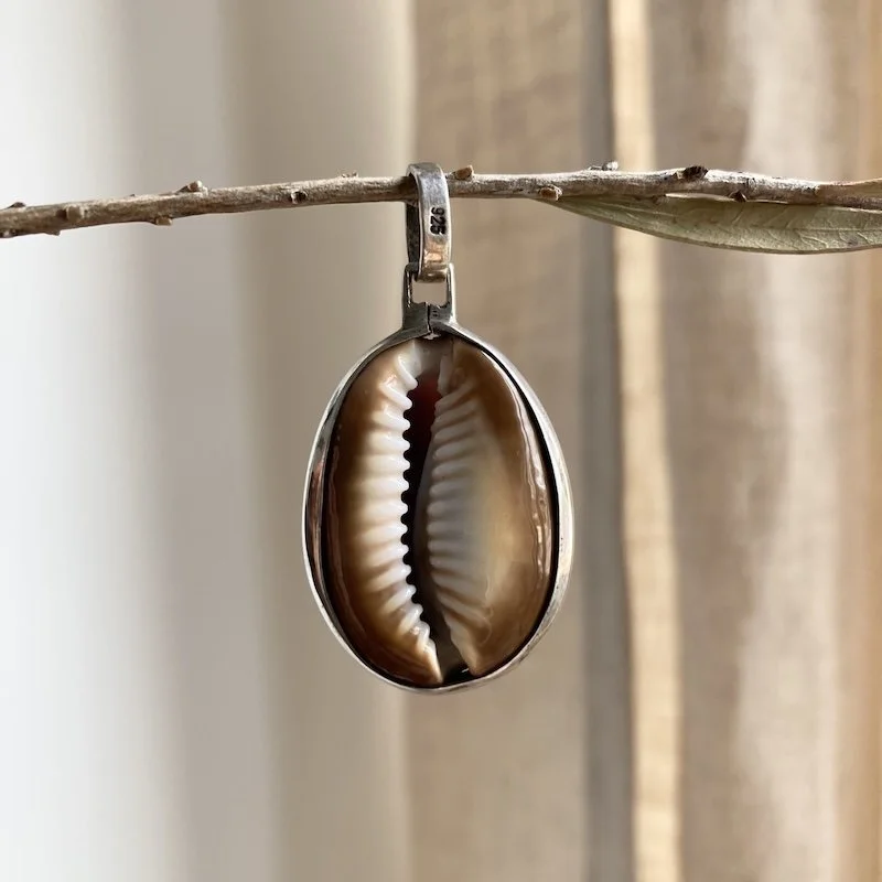 sterling silver cowrie shell pendant 4.jpeg